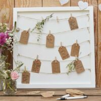 esküvői vendégkönyv (alternatív) - képkeret fa csipeszekkel